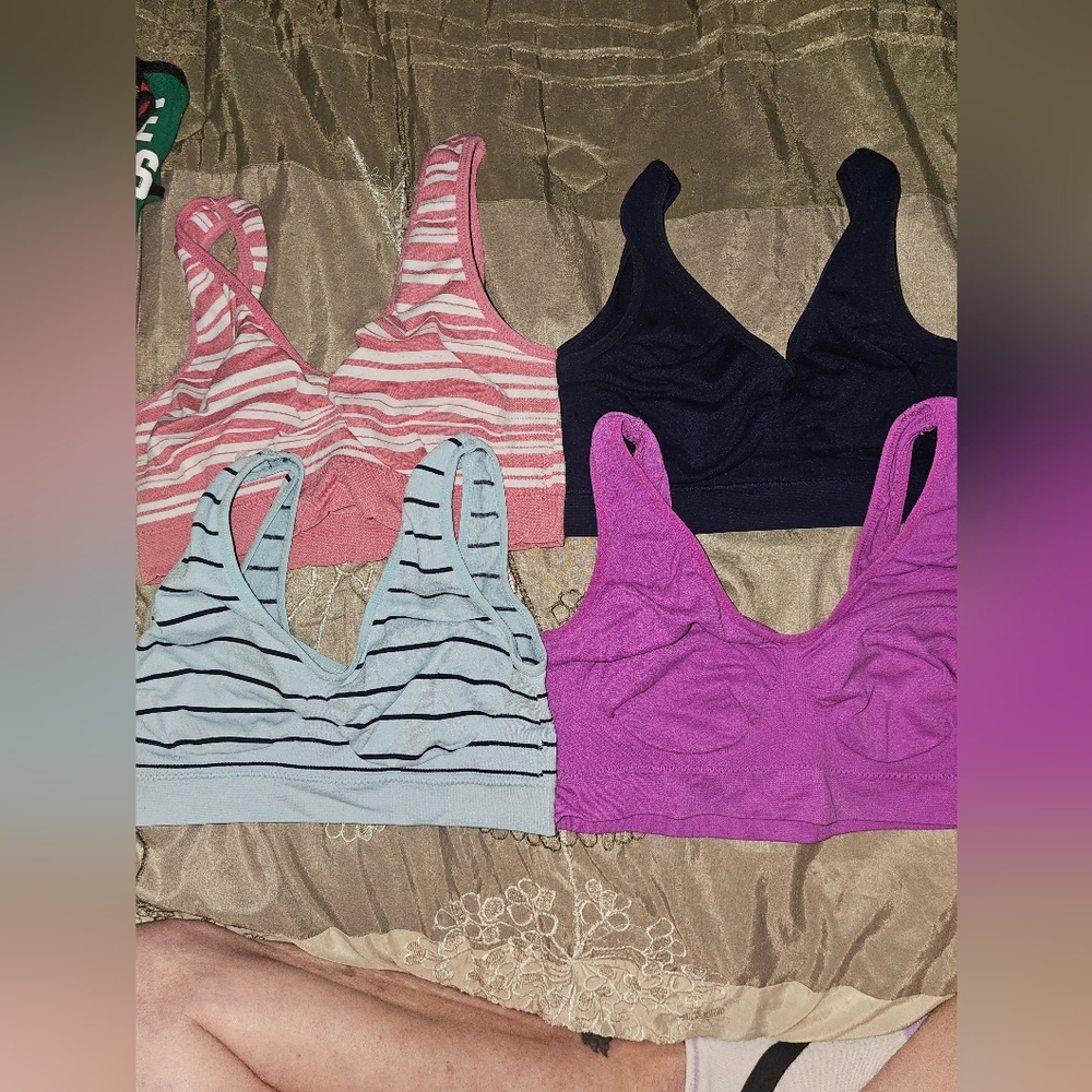 Sports Bra Bundle of 4 ( S/M )
